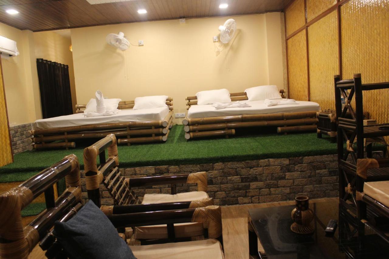 Tusker Tea County Hotel Chālsa Eksteriør billede