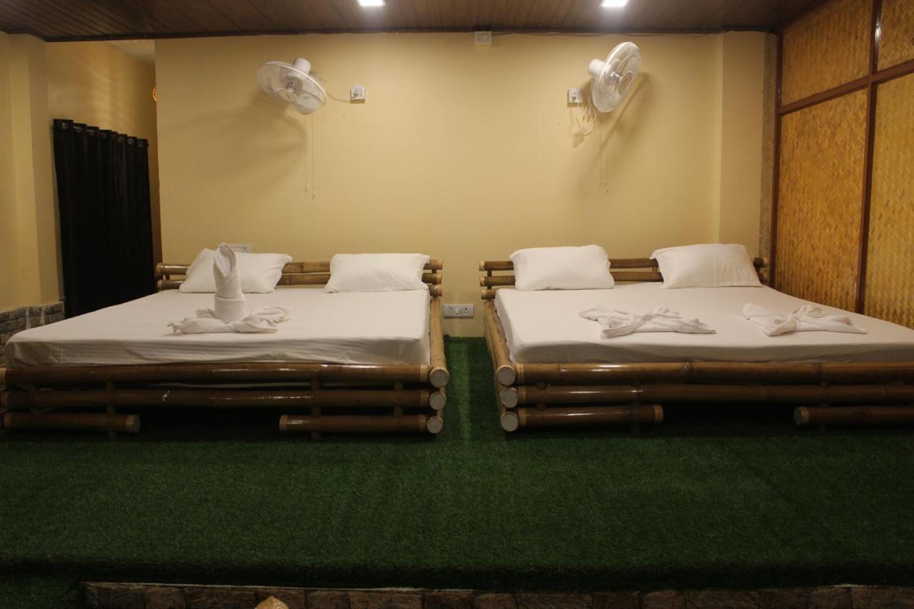 Tusker Tea County Hotel Chālsa Eksteriør billede